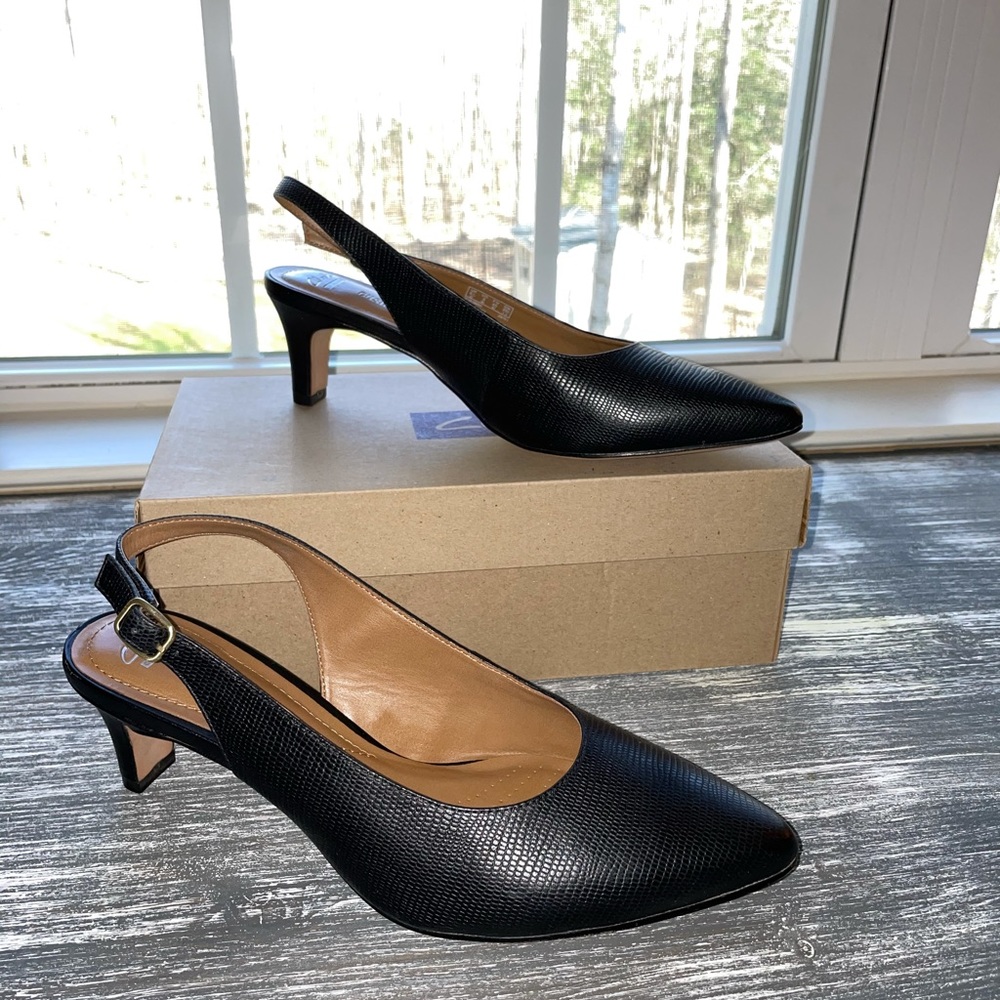 Clarks Crewso Riley Black Noir size 9 leather sling back with adjustable strap